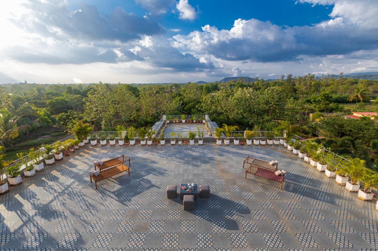 Saffronstays Odyssey, Karjat - 10 Acres Pet-Friendly Estate With Swimming Pool Chinchavli Dış mekan fotoğraf