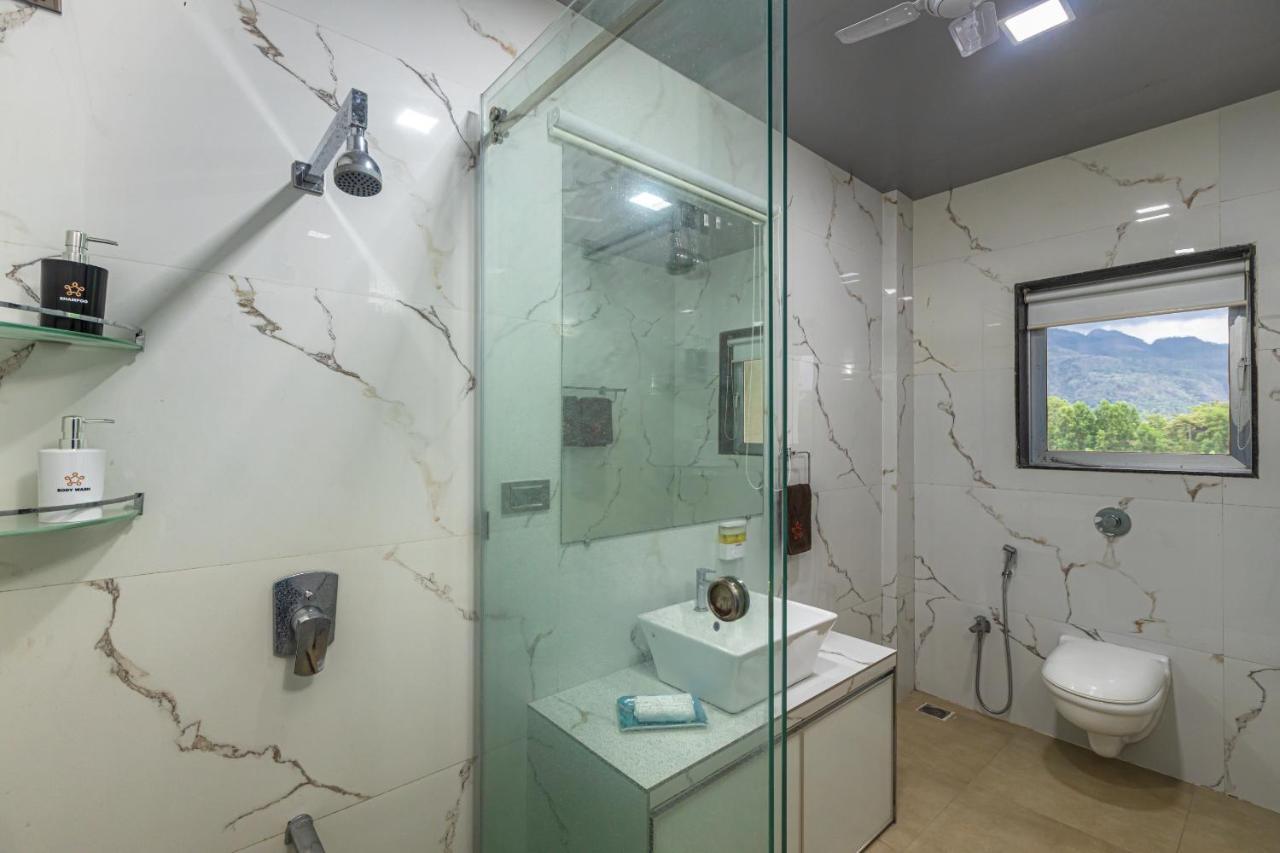 Saffronstays Odyssey, Karjat - 10 Acres Pet-Friendly Estate With Swimming Pool Chinchavli Dış mekan fotoğraf